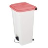 Contenedor a Pedal Plástico Tapa Roja y Ruedas 90L. Compra accesorios de baño para colectividades en VenusCatalogo.com